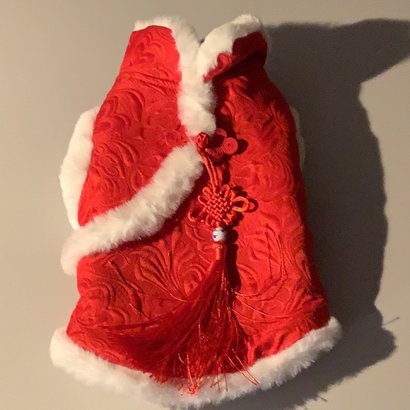 CLOTHING - Picture 11 of 16